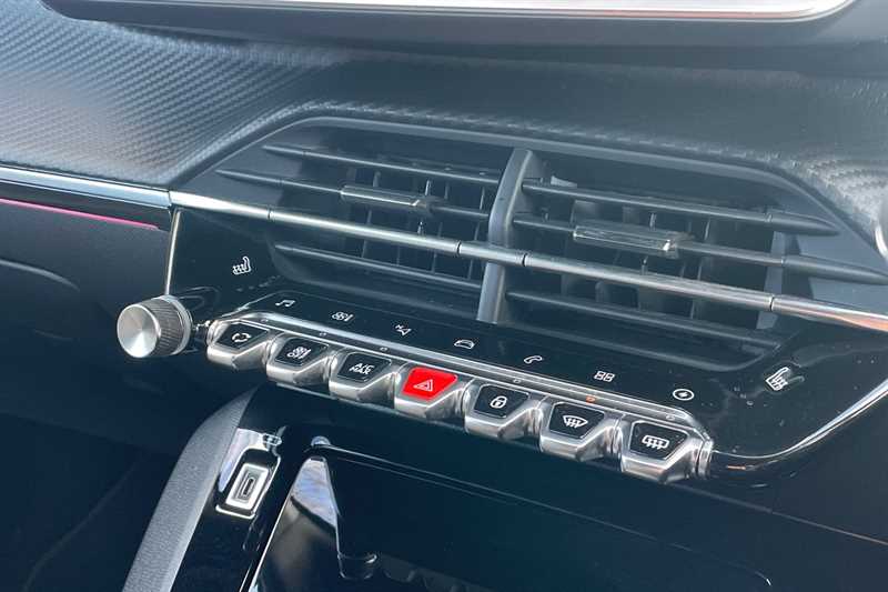 Used Peugeot E-2008 2023 for sale - 78050394: Photo 12