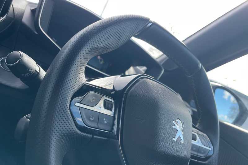 Used Peugeot E-2008 2023 for sale - 78050394: Photo 27