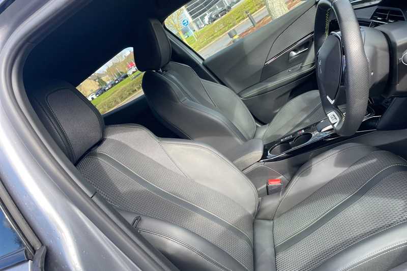 Used Peugeot E-2008 2023 for sale - 78050394: Photo 37