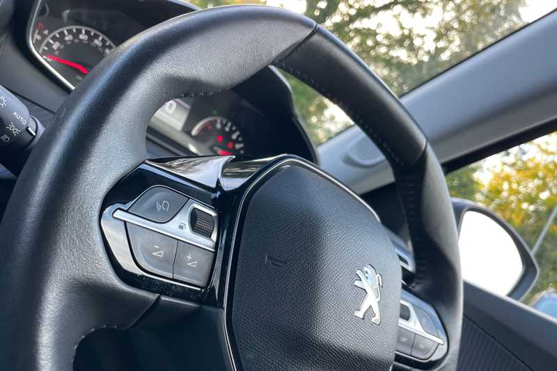 Used Peugeot 2008 2022 for sale - 76318765: Photo 29