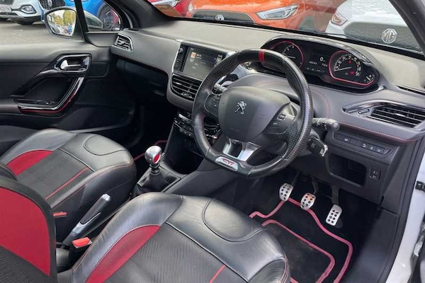 Used Peugeot 208 2015 for sale - 76204463: Photo 10