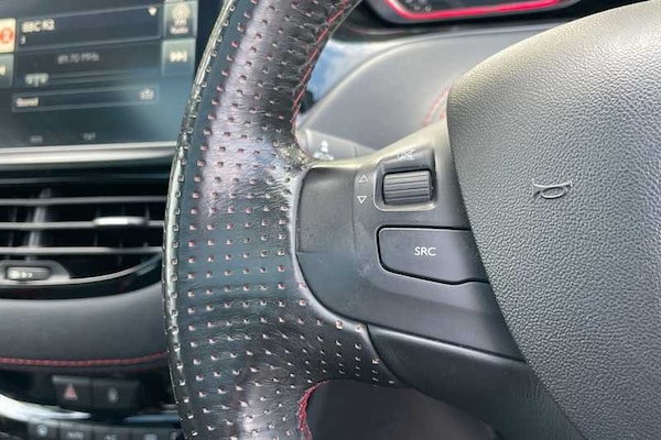 Used Peugeot 208 2015 for sale - 76204463: Photo 21