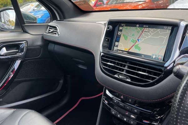 Used Peugeot 208 2015 for sale - 76204463: Photo 25