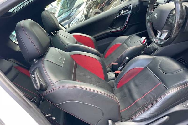 Used Peugeot 208 2015 for sale - 76204463: Photo 39