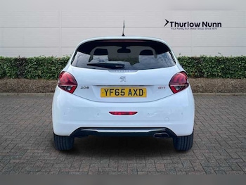 Used Peugeot 208 2015 for sale - 76204463: Photo 4