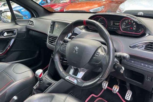 Used Peugeot 208 2015 for sale - 76204463: Photo 9