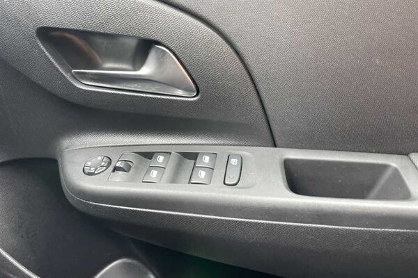 Used Vauxhall Corsa 2023 for sale - 76155250: Photo 16