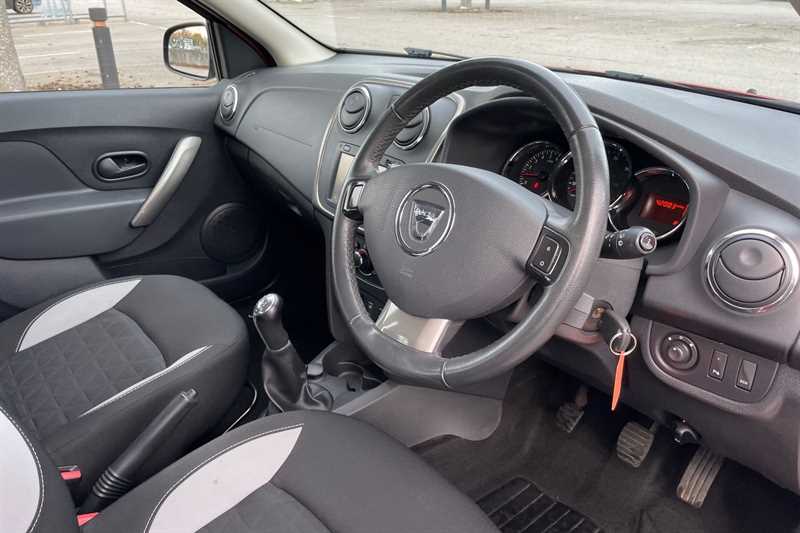 Used Dacia Sandero Stepway 2016 for sale - 76410711: Photo 10