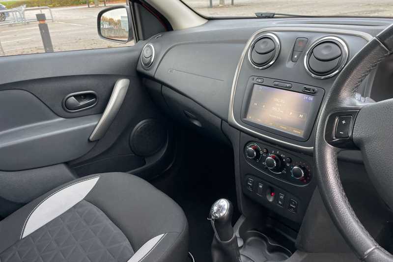 Used Dacia Sandero Stepway 2016 for sale - 76410711: Photo 14