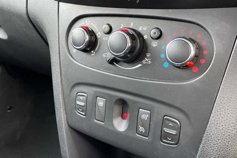 Used Dacia Sandero Stepway 2016 for sale - 76410711: Photo 15