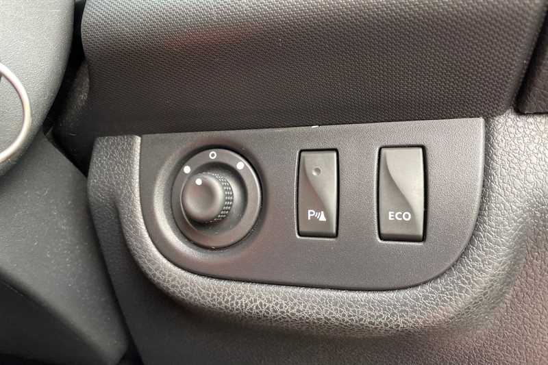 Used Dacia Sandero Stepway 2016 for sale - 76410711: Photo 28