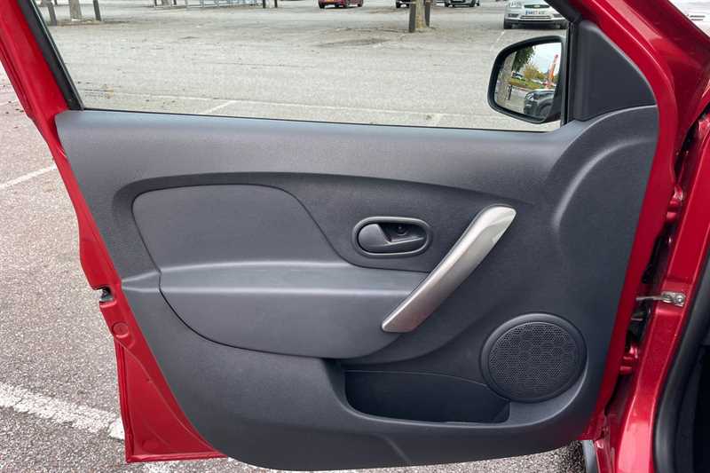 Used Dacia Sandero Stepway 2016 for sale - 76410711: Photo 33