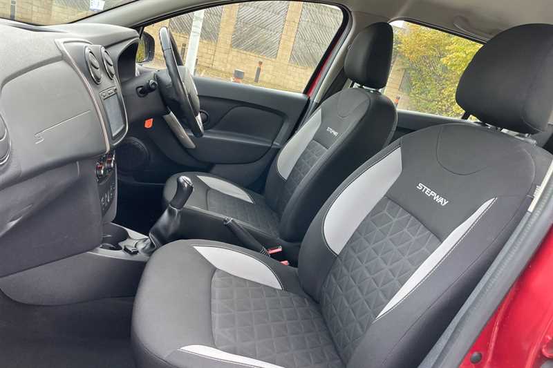 Used Dacia Sandero Stepway 2016 for sale - 76410711: Photo 35