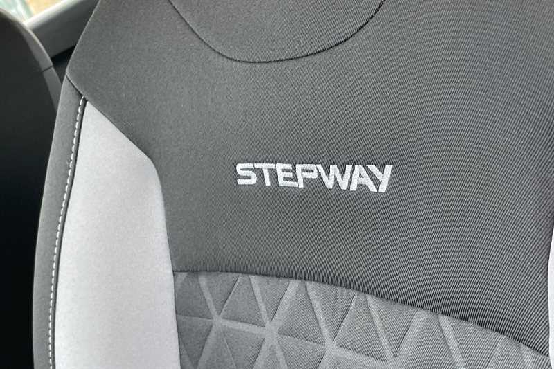 Used Dacia Sandero Stepway 2016 for sale - 76410711: Photo 36