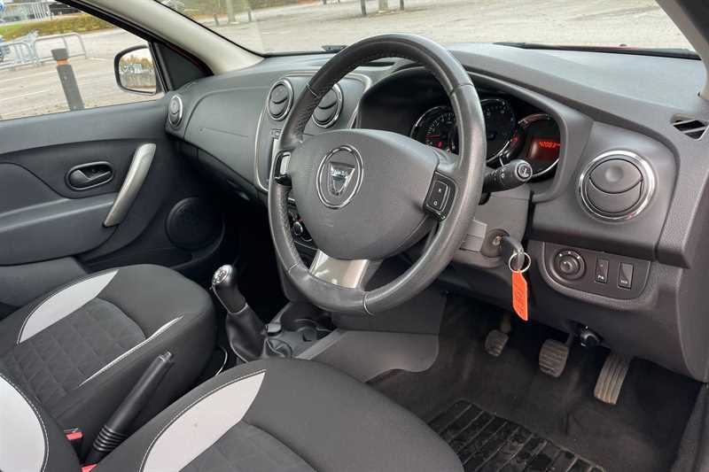 Used Dacia Sandero Stepway 2016 for sale - 76410711: Photo 41