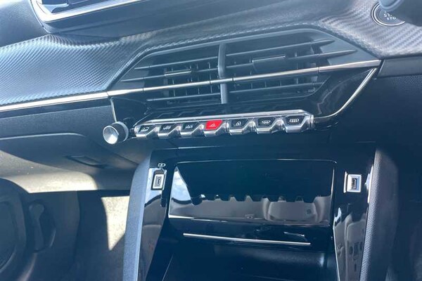 Used Peugeot 208 2022 for sale - 76087117: Photo 27