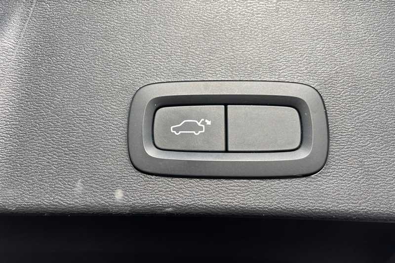 Used Volvo XC40 2021 for sale - 77146275: Photo 36