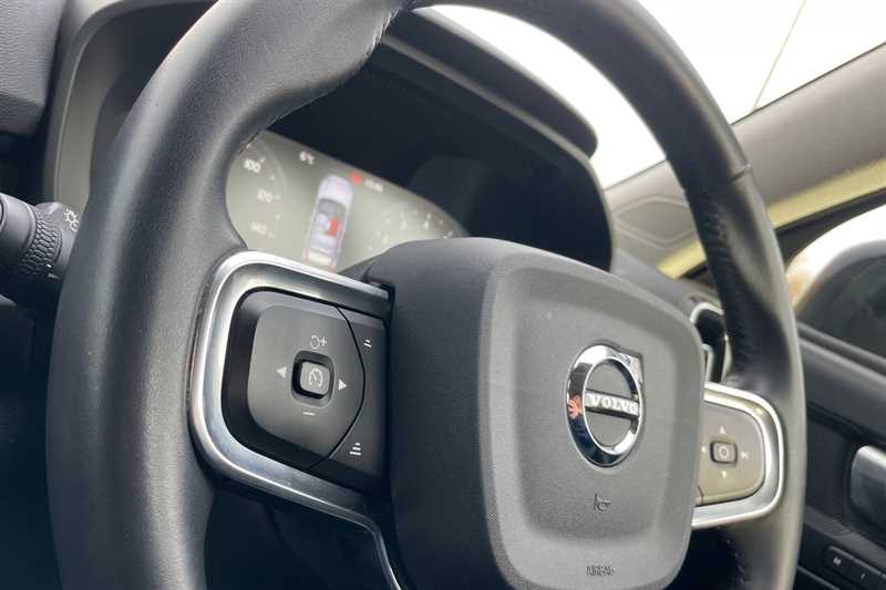 Used Volvo XC40 2021 for sale - 77146275: Photo 45