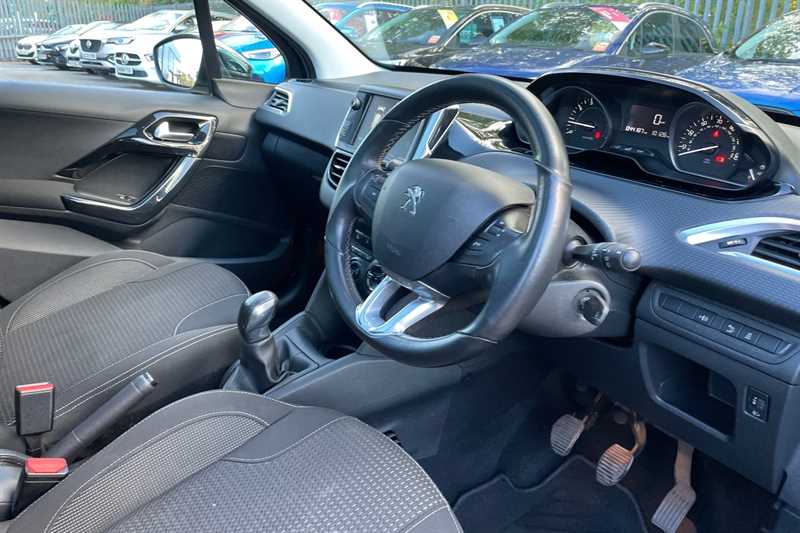 Used Peugeot 208 2017 for sale - 76378636: Photo 10