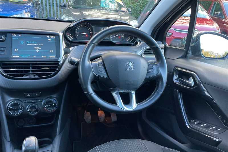 Used Peugeot 208 2017 for sale - 76378636: Photo 11