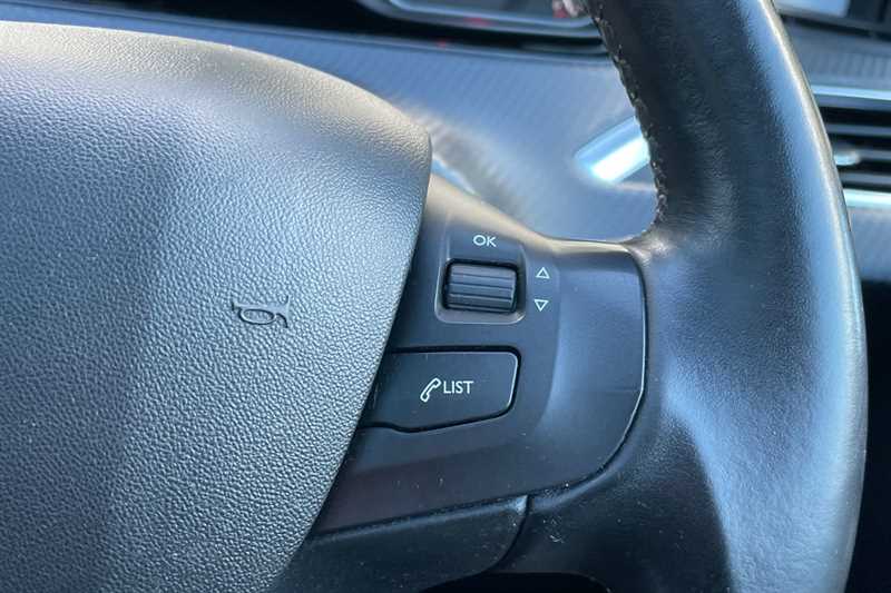 Used Peugeot 208 2017 for sale - 76378636: Photo 22