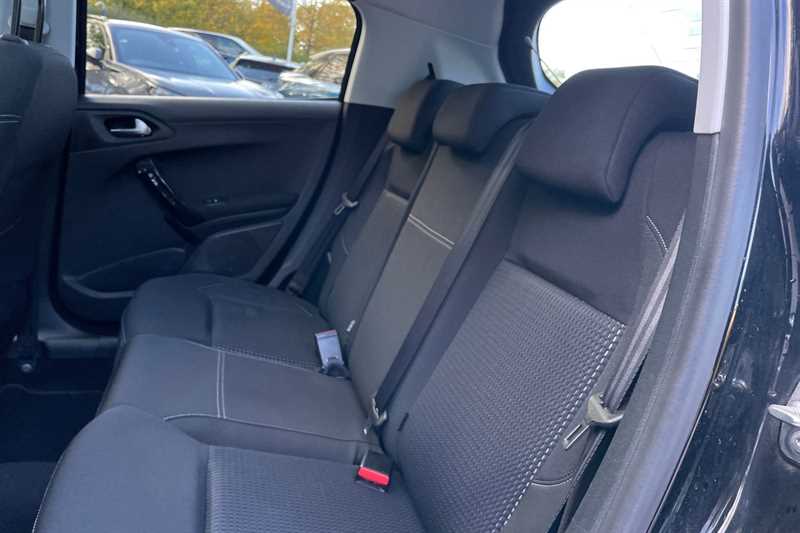 Used Peugeot 208 2017 for sale - 76378636: Photo 23