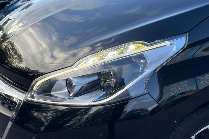 Used Peugeot 208 2017 for sale - 76378636: Photo 28