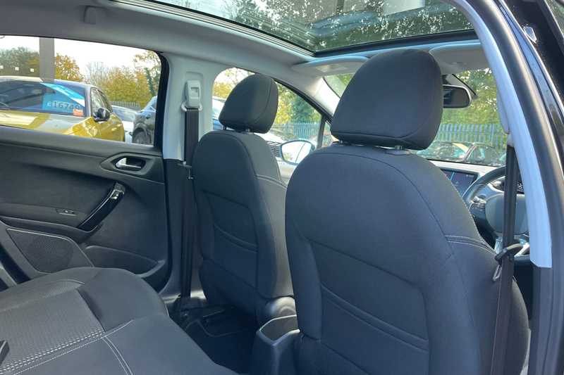 Used Peugeot 208 2017 for sale - 76378636: Photo 38