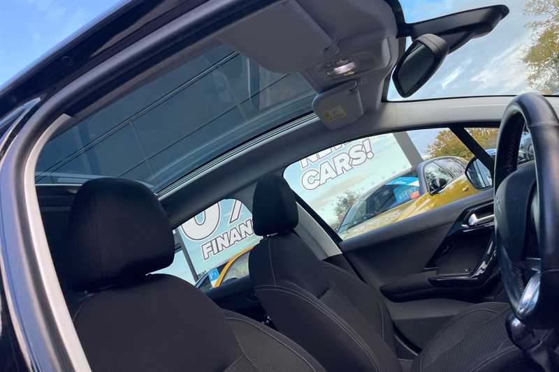 Used Peugeot 208 2017 for sale - 76378636: Photo 40