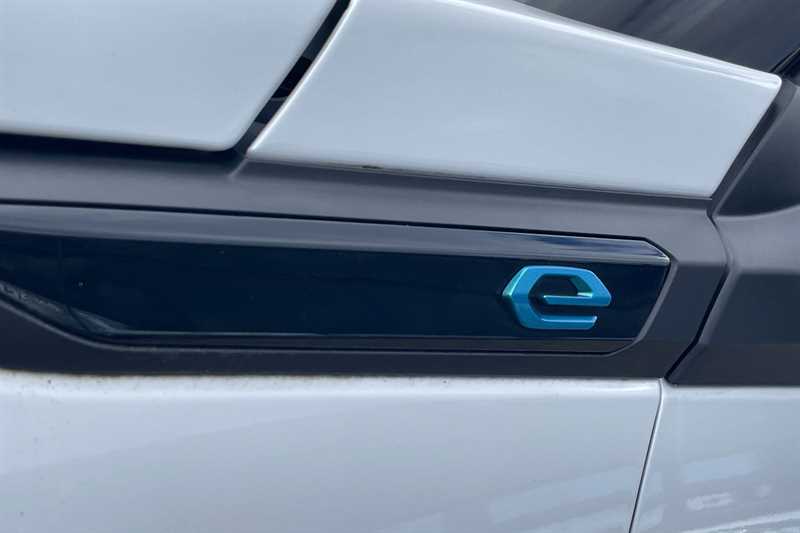 Used Peugeot 2008 2023 for sale - 78172849: Photo 34