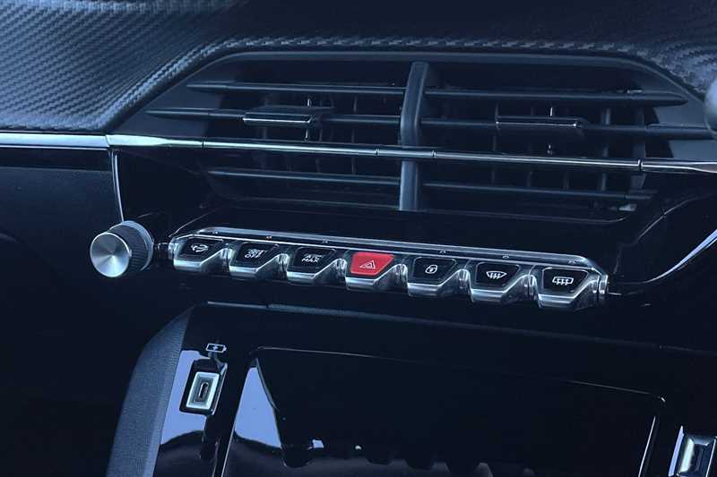 Used Peugeot 2008 2021 for sale - 76459205: Photo 15