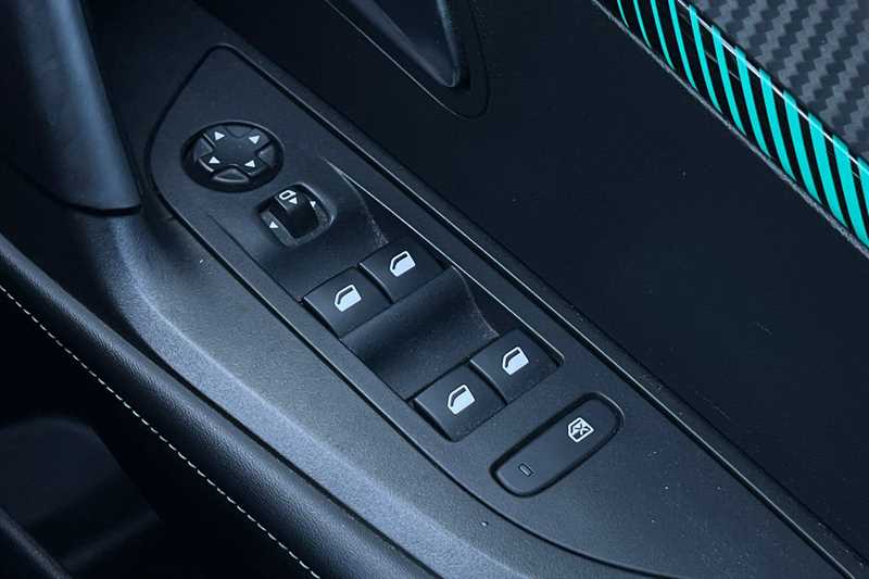 Used Peugeot 2008 2021 for sale - 76459205: Photo 16