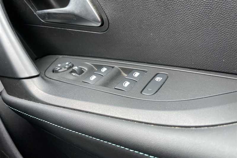 Used Peugeot 2008 2021 for sale - 77146803: Photo 16