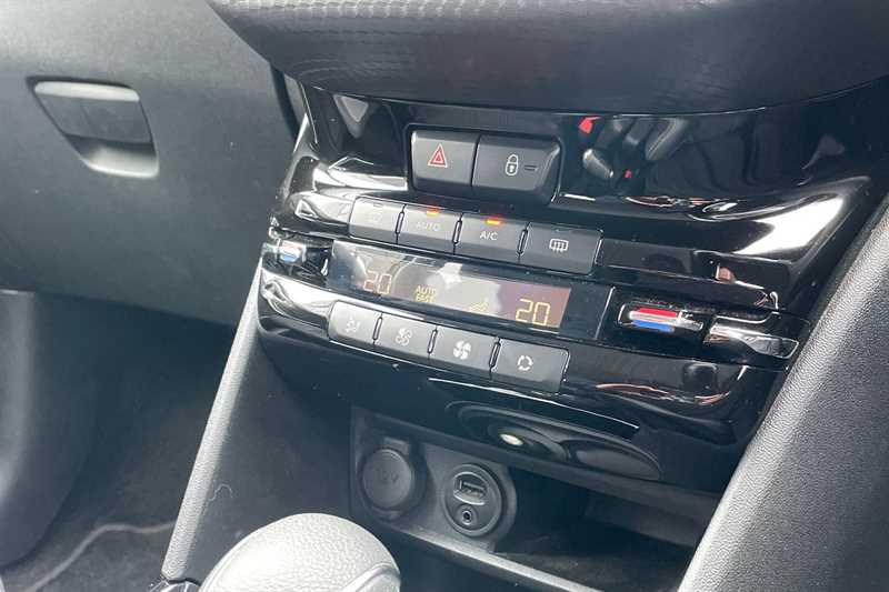 Used Peugeot 2008 2016 for sale - 77755781: Photo 15