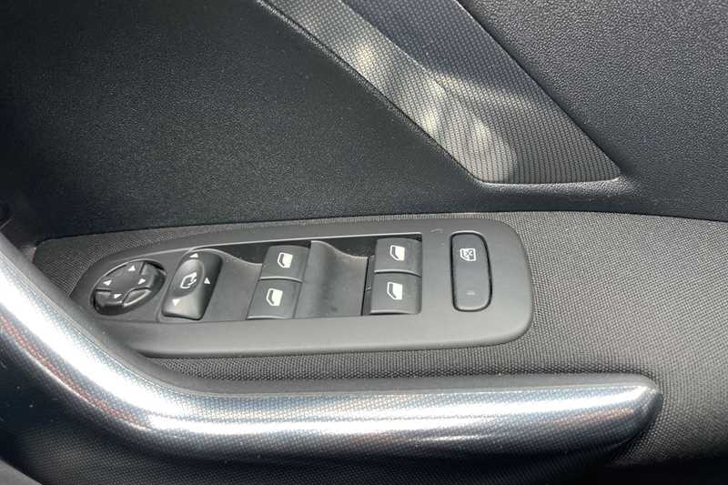 Used Peugeot 2008 2016 for sale - 77755781: Photo 16