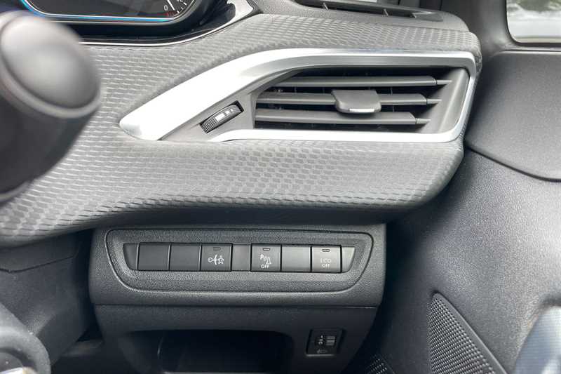 Used Peugeot 2008 2016 for sale - 77755781: Photo 27