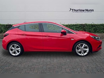 Used Vauxhall Astra 2015 for sale - 76261997: Photo 2