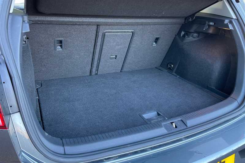 Used Volkswagen Golf 2019 for sale - 77146527: Photo 39