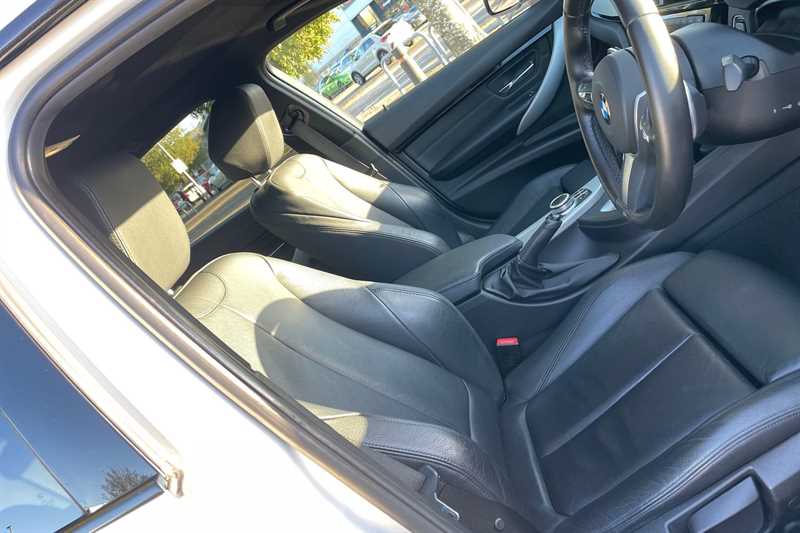 Used BMW 3 Series 2018 for sale - 77146257: Photo 36