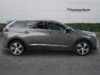 Used Peugeot 5008 2022 for sale - 76552592: Photo