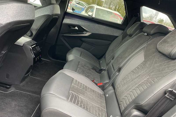 Used Peugeot E-5008 2024 for sale - 76169140: Photo 26