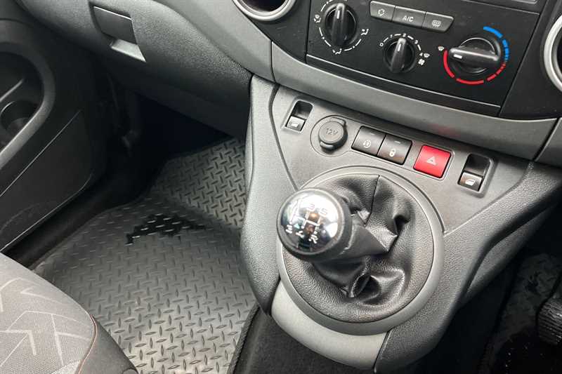 Used Peugeot Partner Tepee 2017 for sale - 76773654: Photo 14