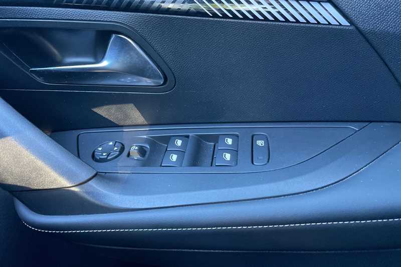 Used Peugeot 2008 2024 for sale - 77146568: Photo 15