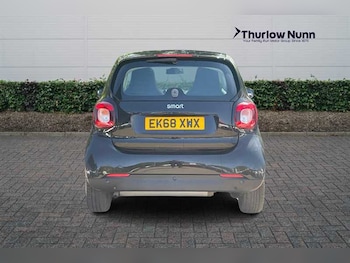 Used smart fortwo 2018 for sale - 78418868: Photo