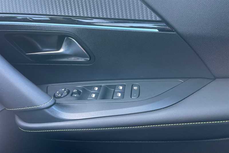 Used Peugeot 2008 2024 for sale - 76400852: Photo 16