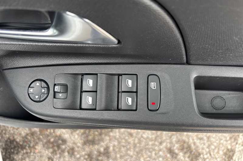 Used Vauxhall Corsa 2022 for sale - 76261972: Photo 16