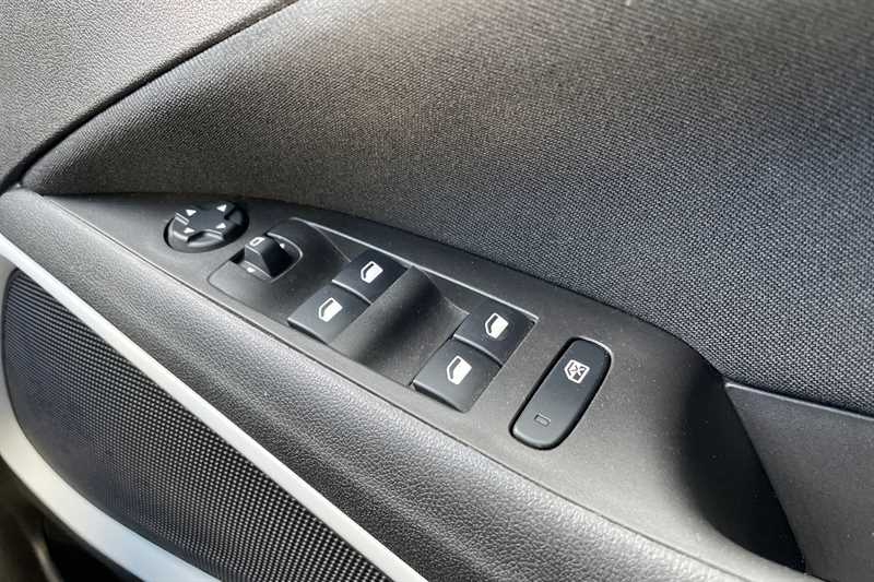 Used Vauxhall Crossland X 2020 for sale - 76598037: Photo 16