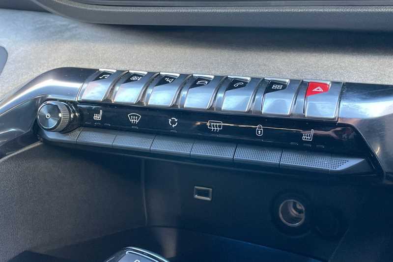 Used Peugeot 3008 2021 for sale - 77513359: Photo 35