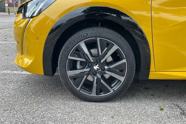 Used Peugeot 208 2023 for sale - 76261894: Photo 9