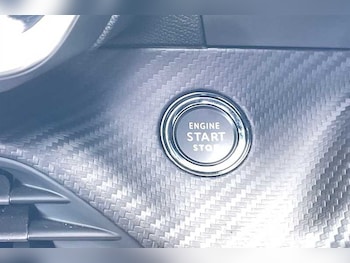 Used Peugeot 2008 2023 for sale - 75967365: Photo